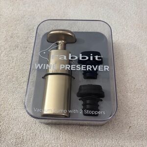 Rabbit Gold Bronze color Wine Preserver with Black Stoppers Vacuum Pump NEW